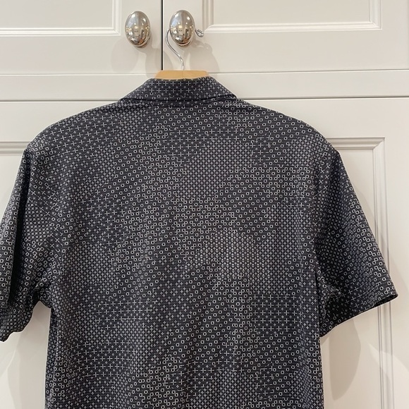 Lululemon Men’s Black & White Stretch Polo Shirt—Great Fabric! Excellent Cond. - Picture 5 of 7